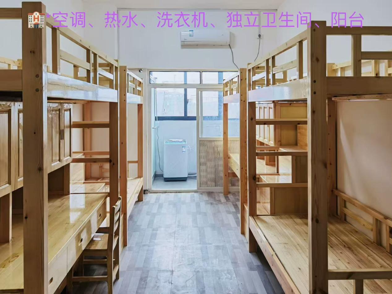 C:/Users/jjlgzyxy/Desktop/校园风景/学校最新图片/宿舍内部/六人间.jpg六人间